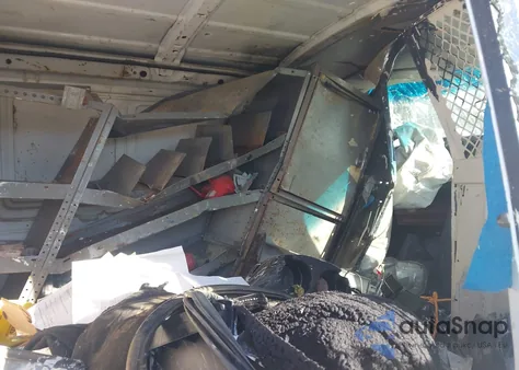 1997 Ford E-250 Standard z USA, uszkodzony, nr VIN 1FTHE24L6VHB49266